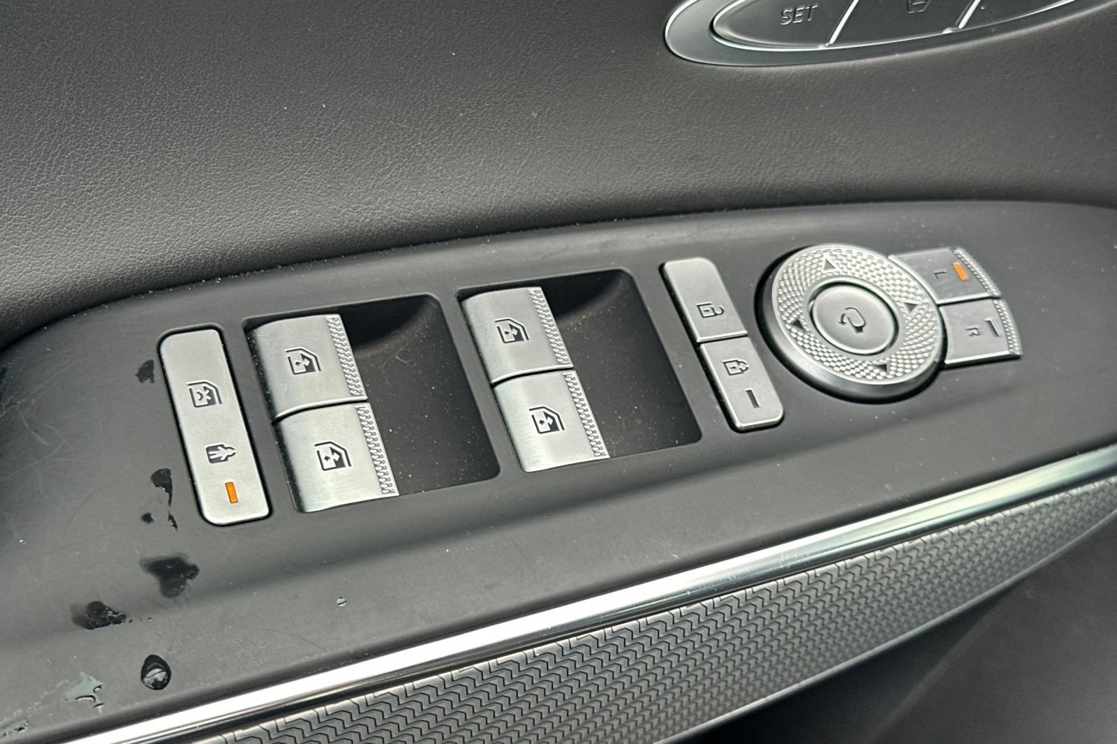 Used 2023 Genesis GV70 2.5T w/ Sport Prestige Package image 13