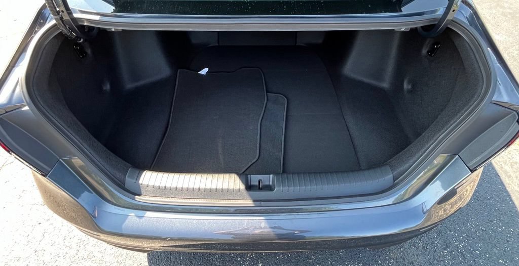 Used 2025 Honda Accord SE image 4