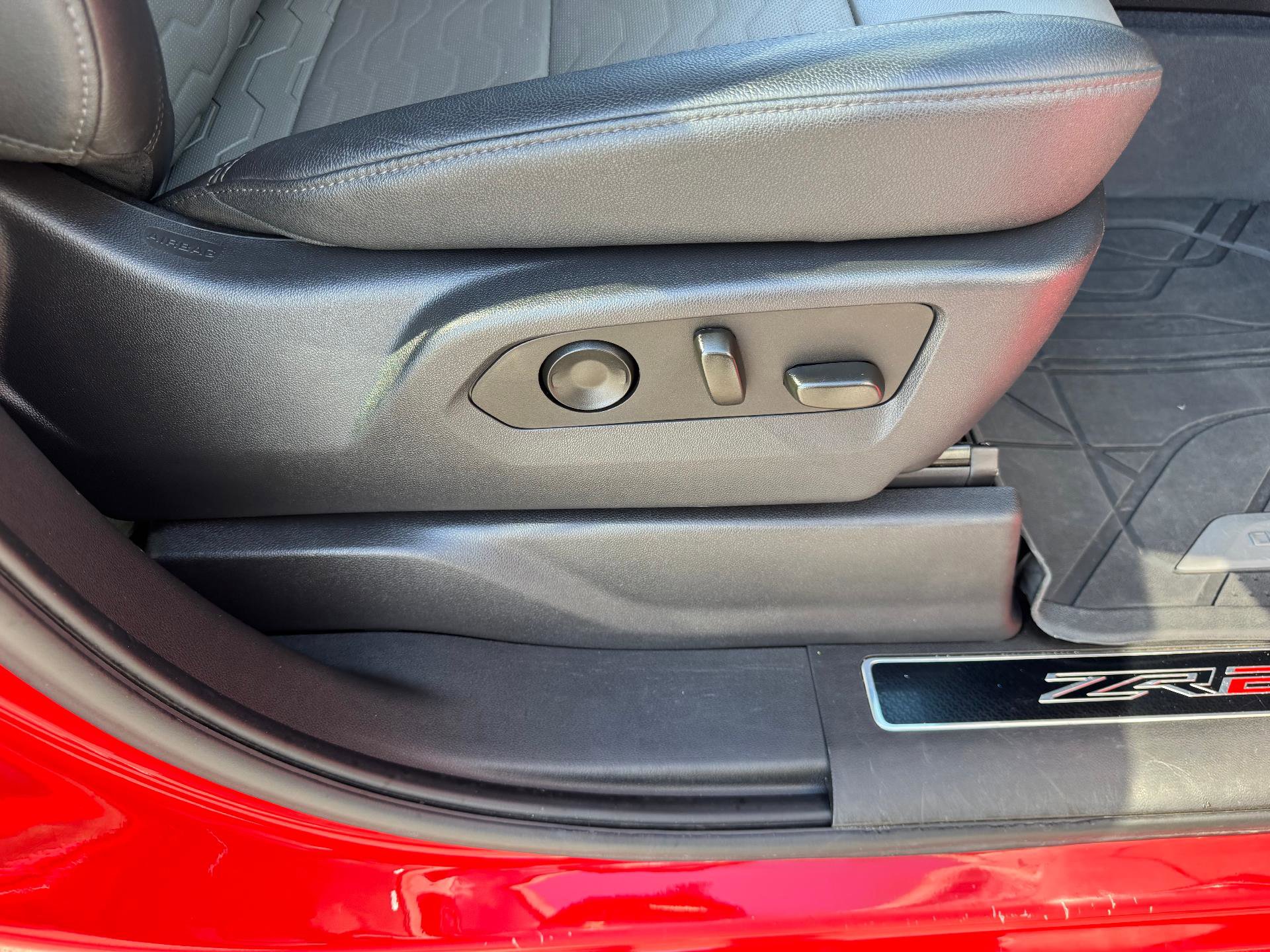 Used 2023 Chevrolet Silverado 1500 ZR2 image 18