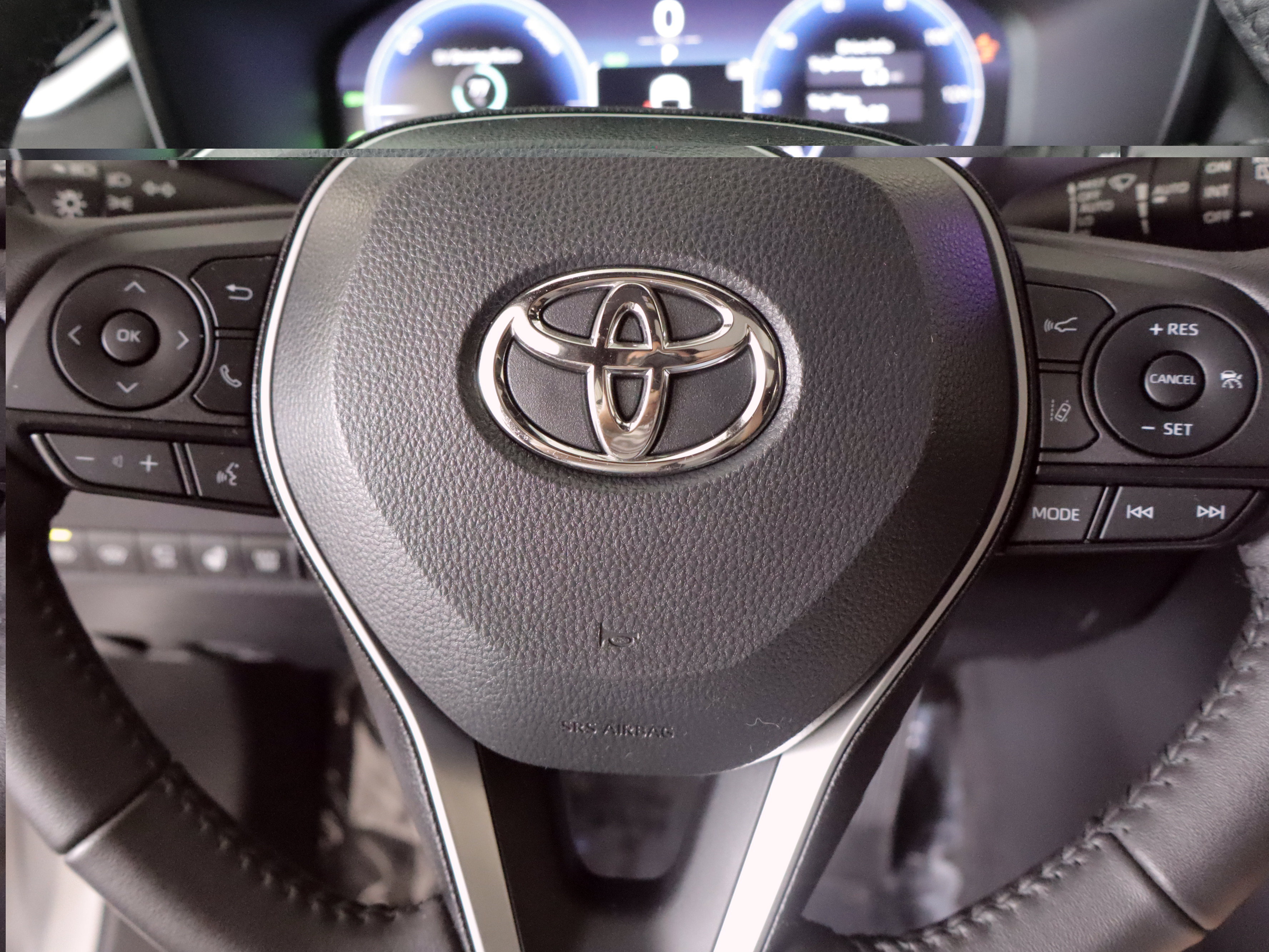 Used 2023 Toyota RAV4 XSE AWD/4WD image 13