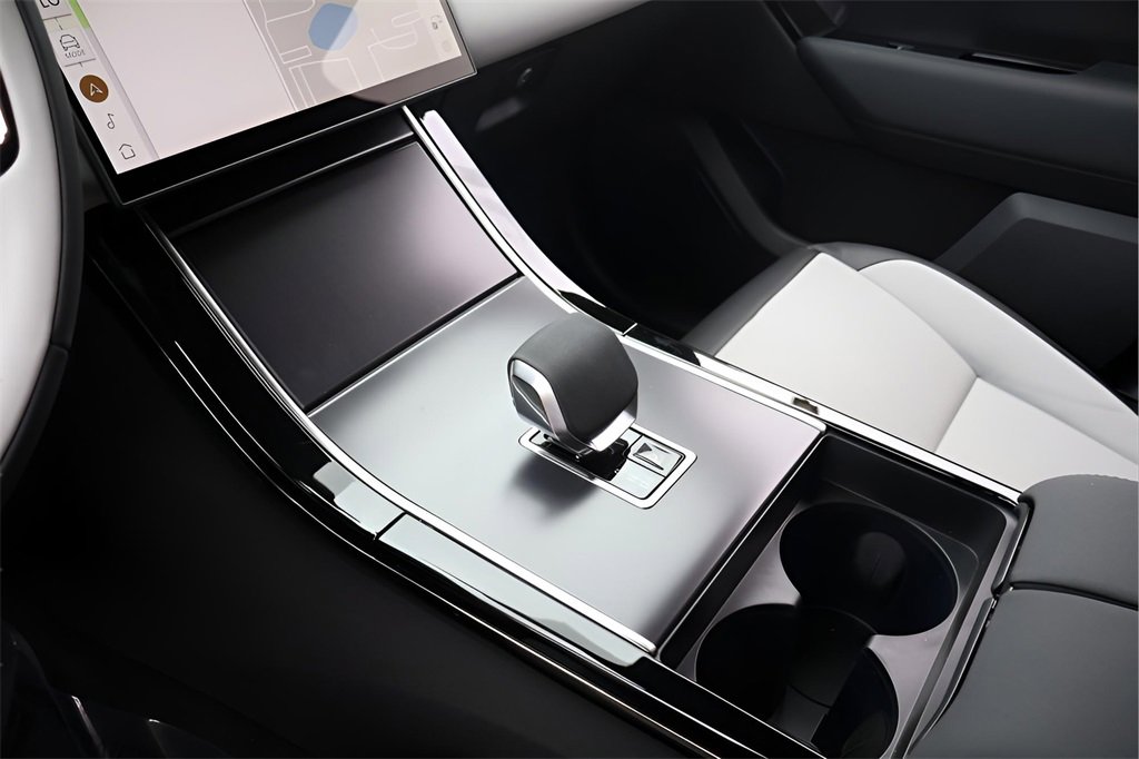 New 2026 Land Rover Range Rover Velar Dynamic SE image 26