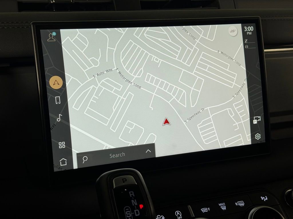 Used 2024 Land Rover Defender 130 X-Dynamic SE image 17