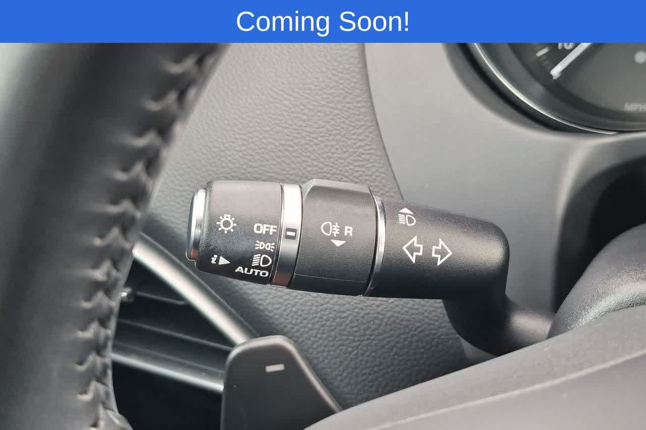 Used 2017 Jaguar XE Premium RWD image 27