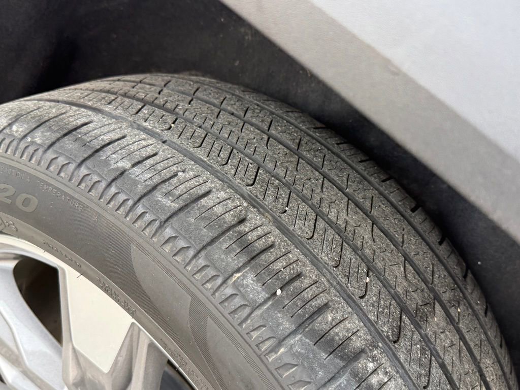 Used 2018 GMC Acadia SLT w/ LPO, Floor Liner Package image 44