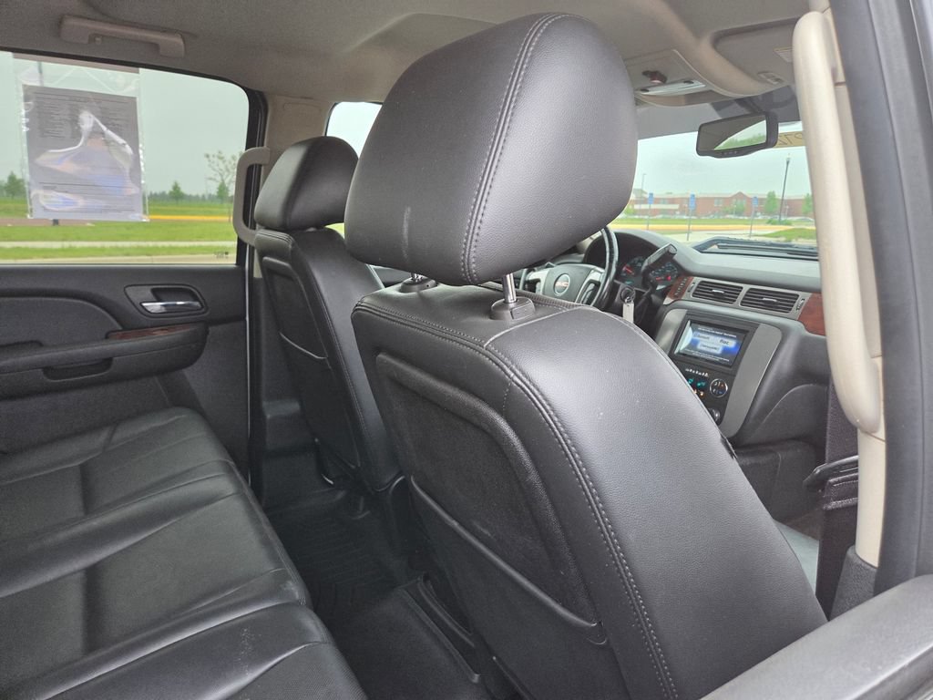 Used 2013 GMC Sierra 2500 SLT w/ Suspension Package, Off-Road AWD/4WD image 29