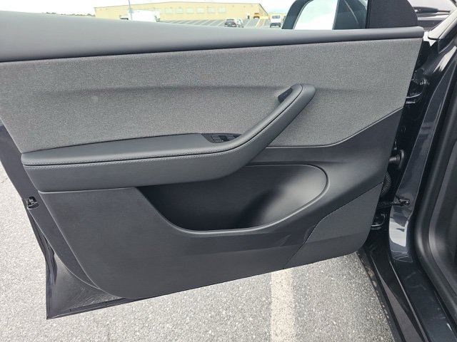 Used 2026 Tesla Model Y AWD image 15
