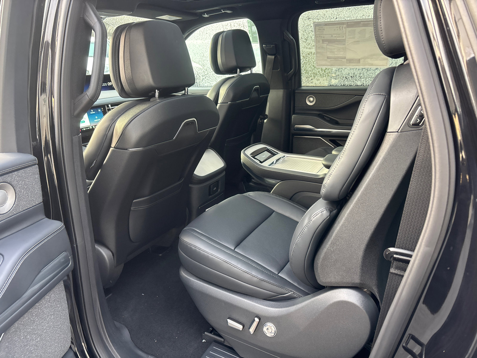 New 2026 Lincoln Navigator L Reserve w/ Jet Appearance Package image 28