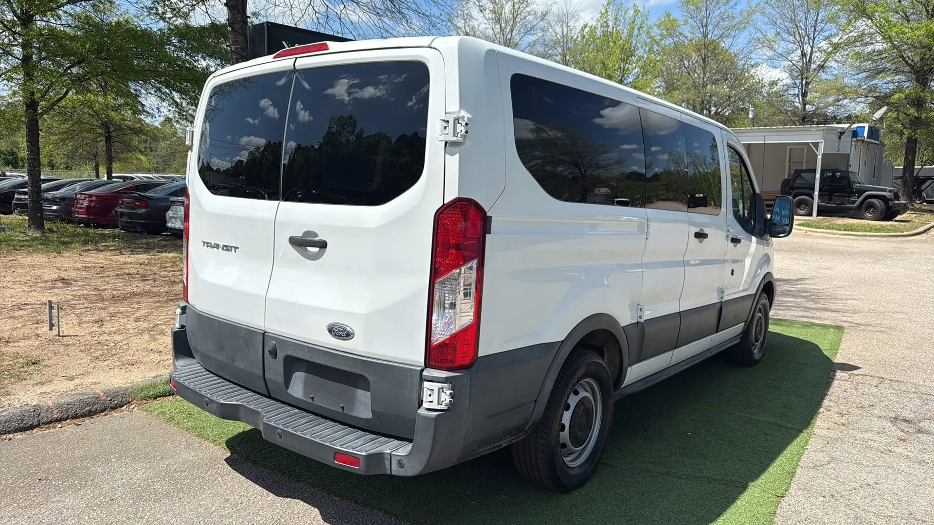 Used 2017 Ford Transit 150 XL RWD image 8