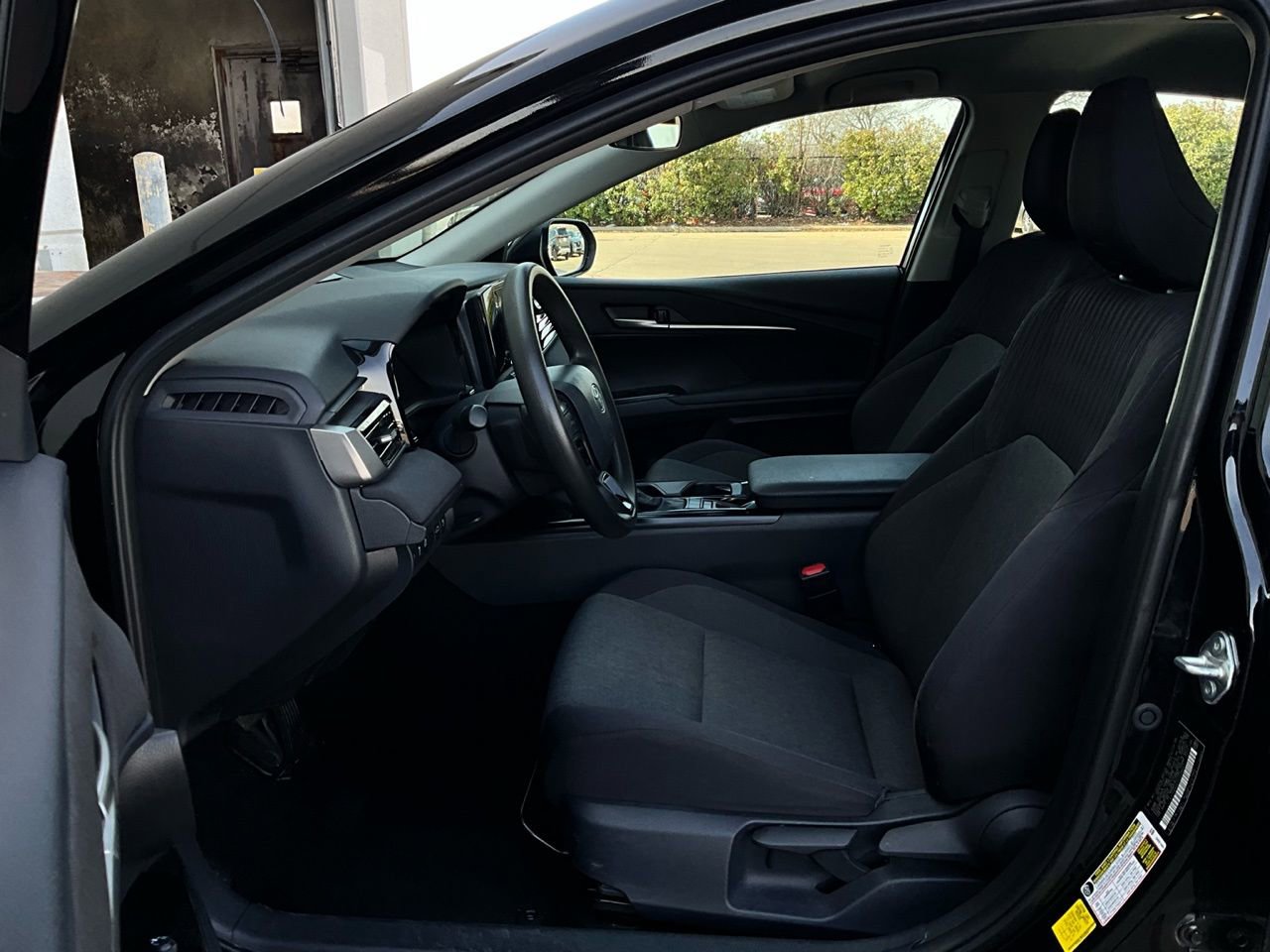 Used 2025 Toyota Camry LE image 10