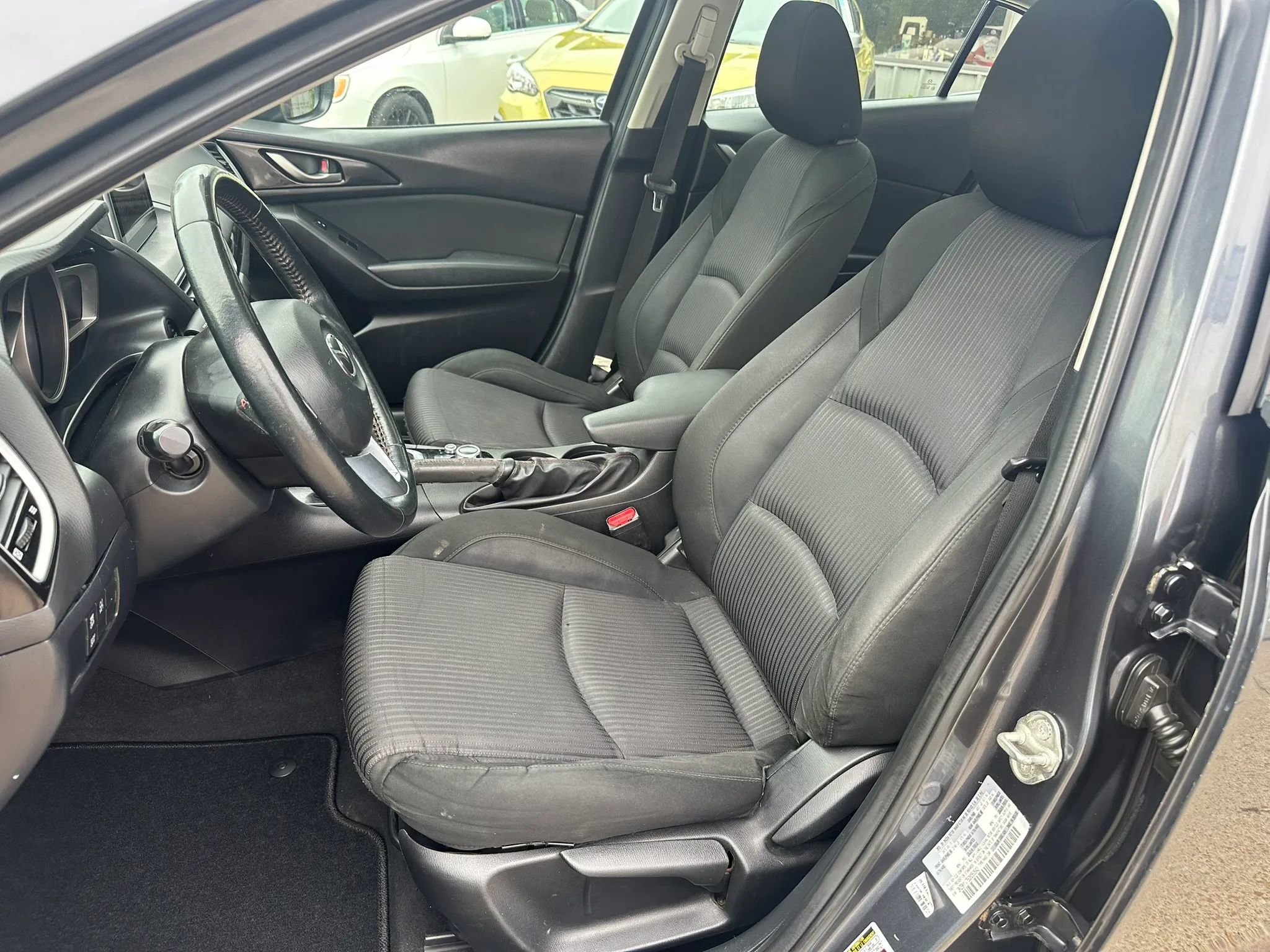 Used 2016 MAZDA MAZDA3 i Touring FWD image 9