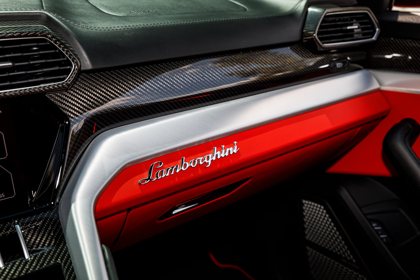 Used 2022 Lamborghini Urus AWD/4WD image 15