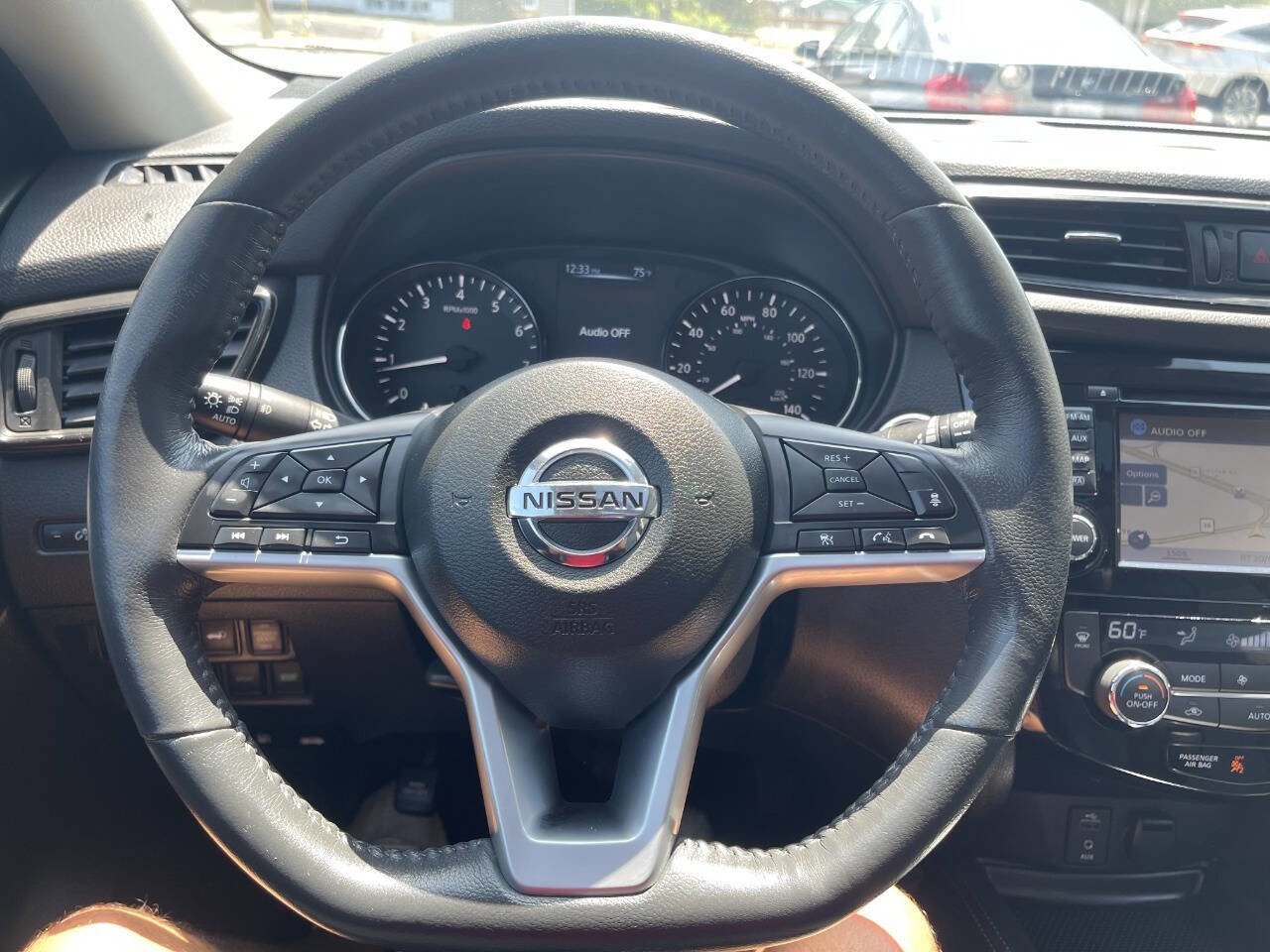 Used 2017 Nissan Rogue SL w/ SL Premium Package image 33