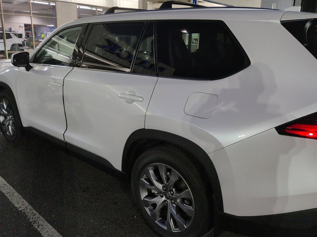 Used 2024 Toyota Grand Highlander AWD image 7