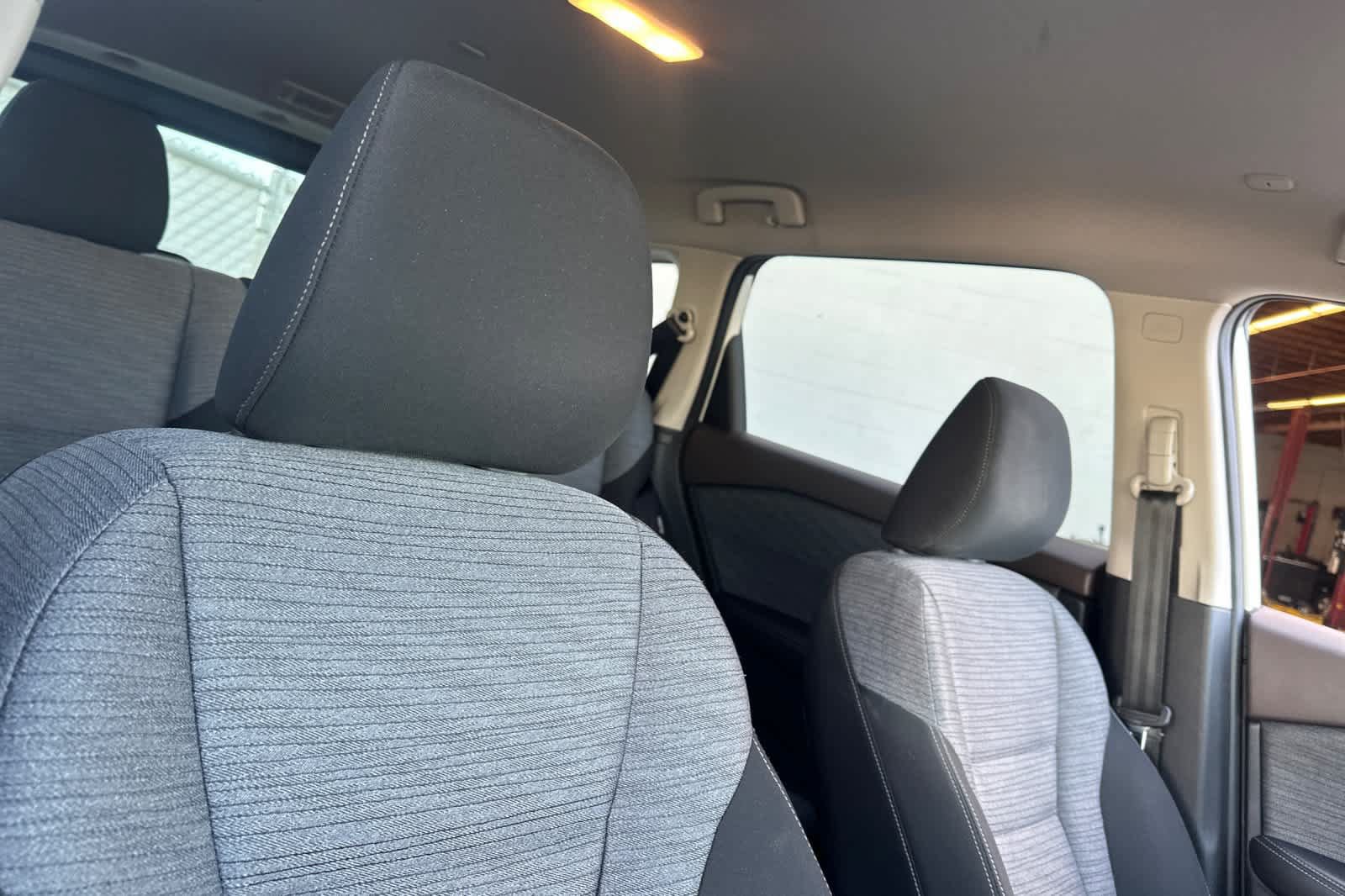 Used 2023 Nissan Rogue SV AWD/4WD image 19