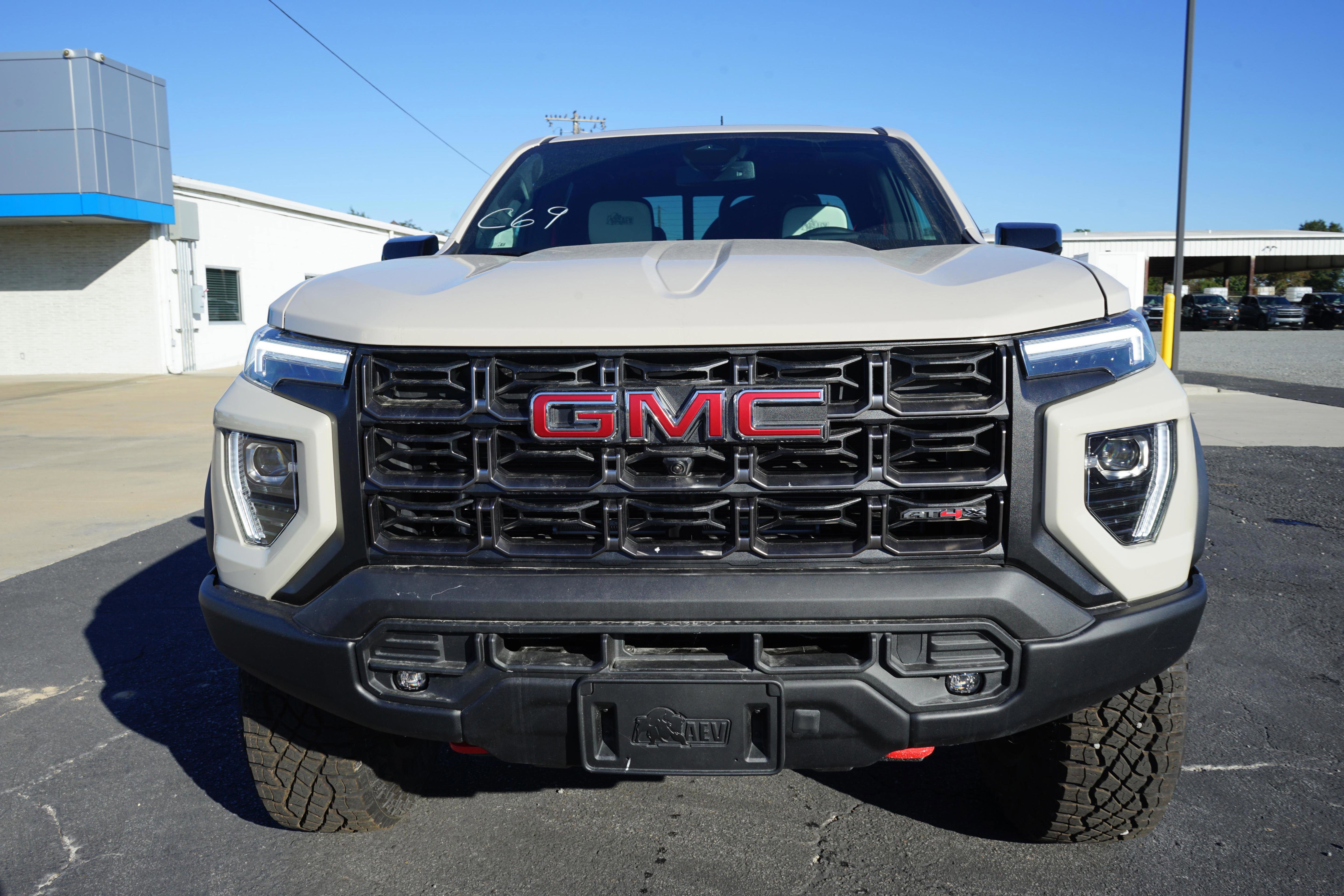 New 2026 GMC Canyon AT4X w/ AT4X AEV Edition image 8