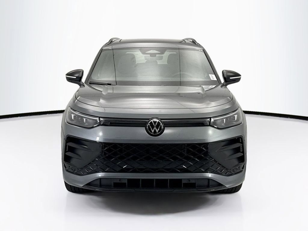 New 2026 Volkswagen Tiguan SE R-Line image 2