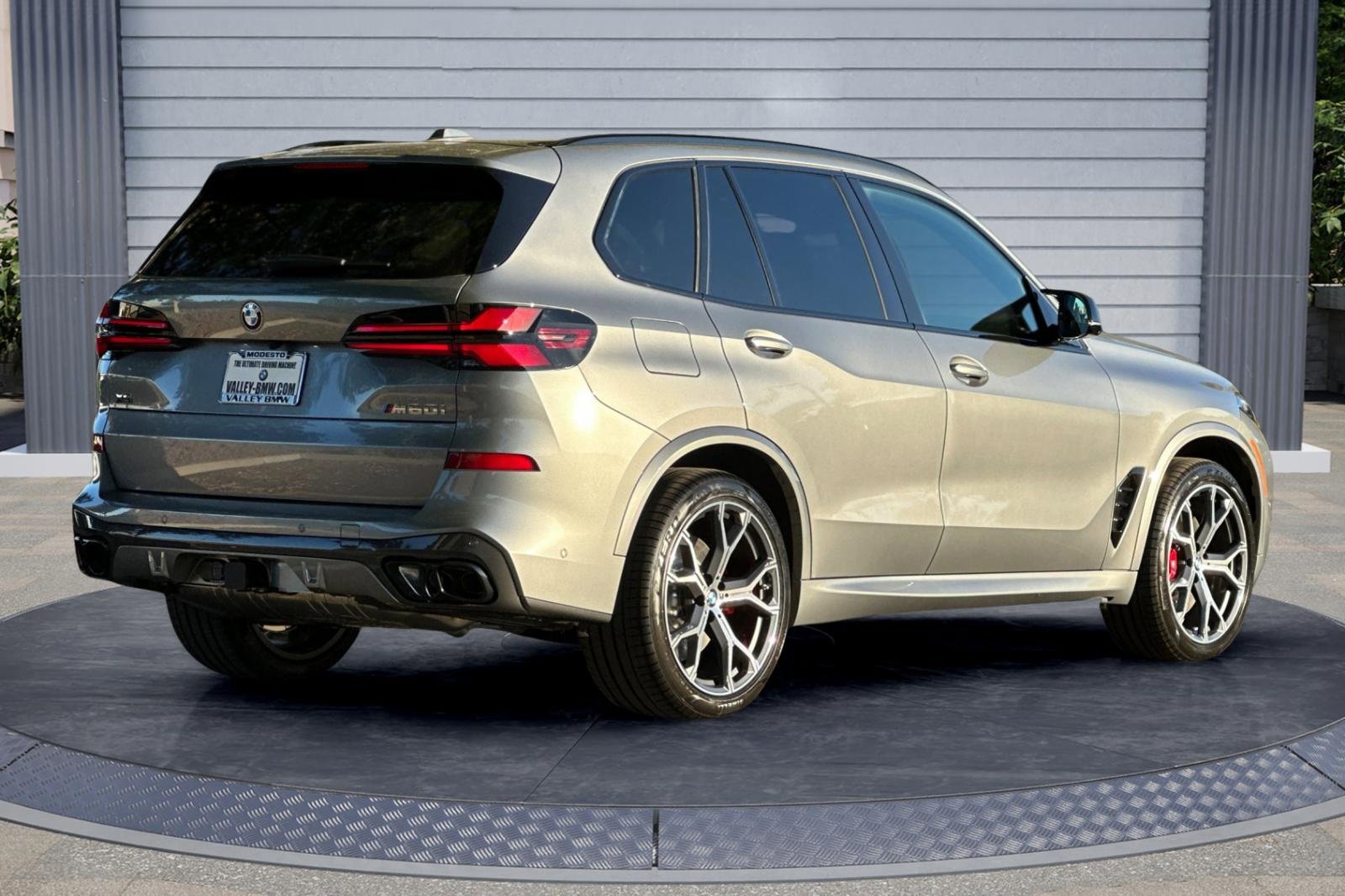 New 2026 BMW X5 M60i image 4