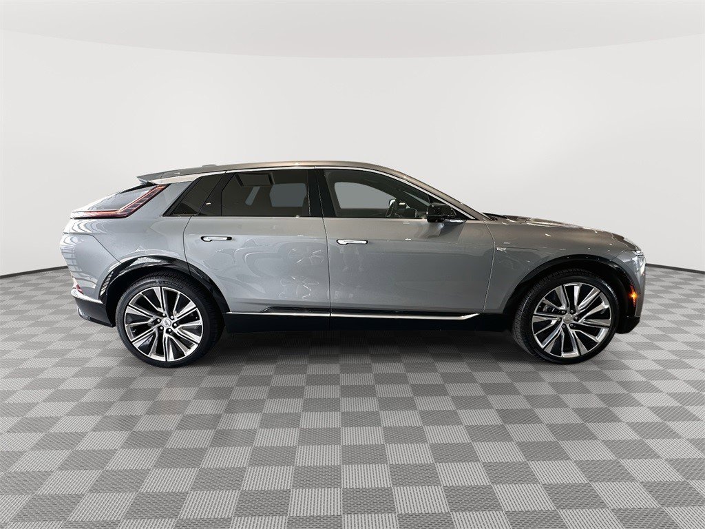 Certified 2024 Cadillac Lyriq Luxury image 2