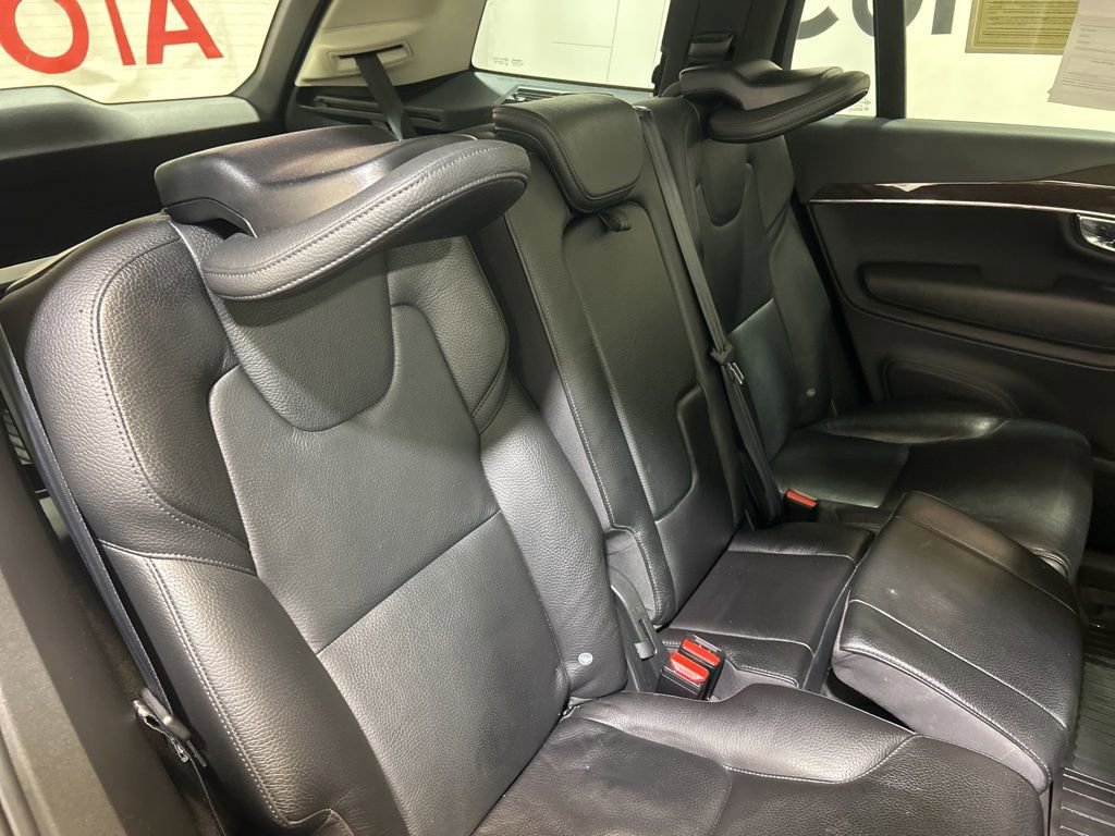 Used 2016 Volvo XC90 T6 Momentum image 16