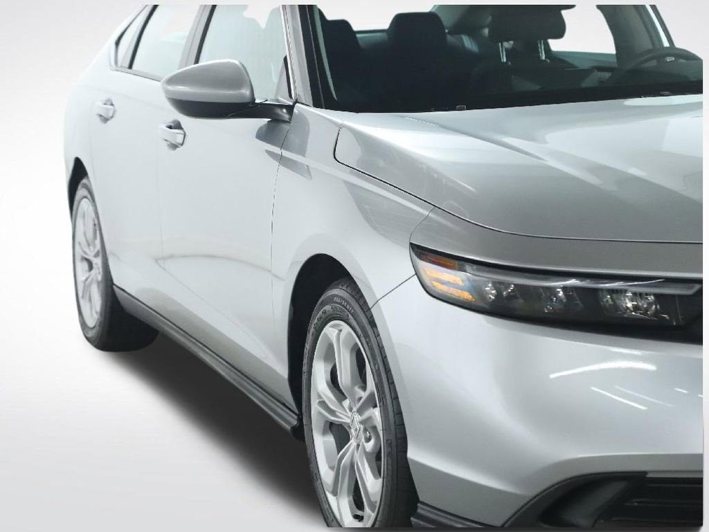 Used 2025 Honda Accord LX image 9