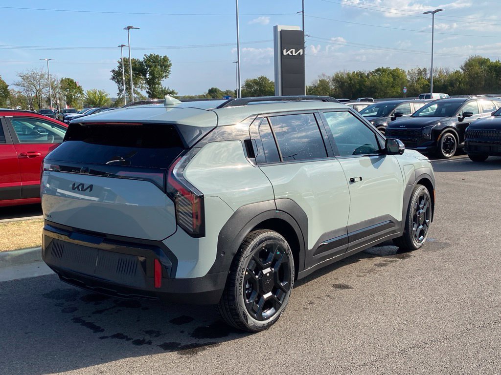 New 2027 Kia EV3 Land FWD image 7