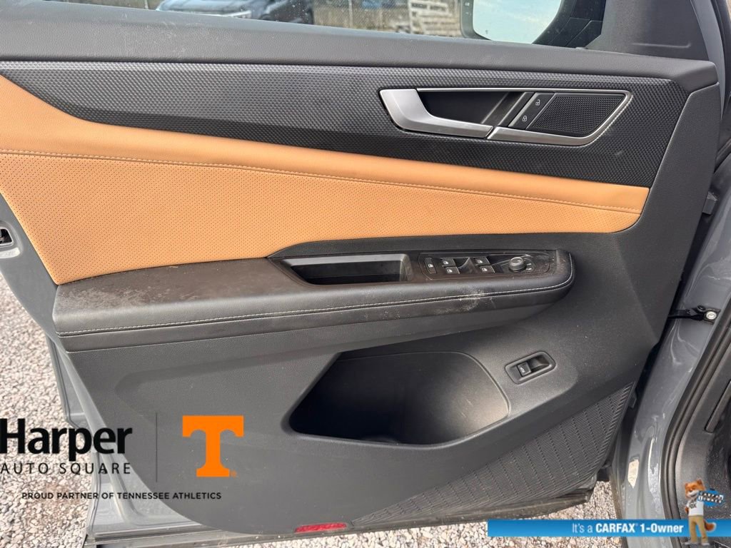 Used 2025 Volkswagen Atlas Cross Sport SEL R-Line image 18