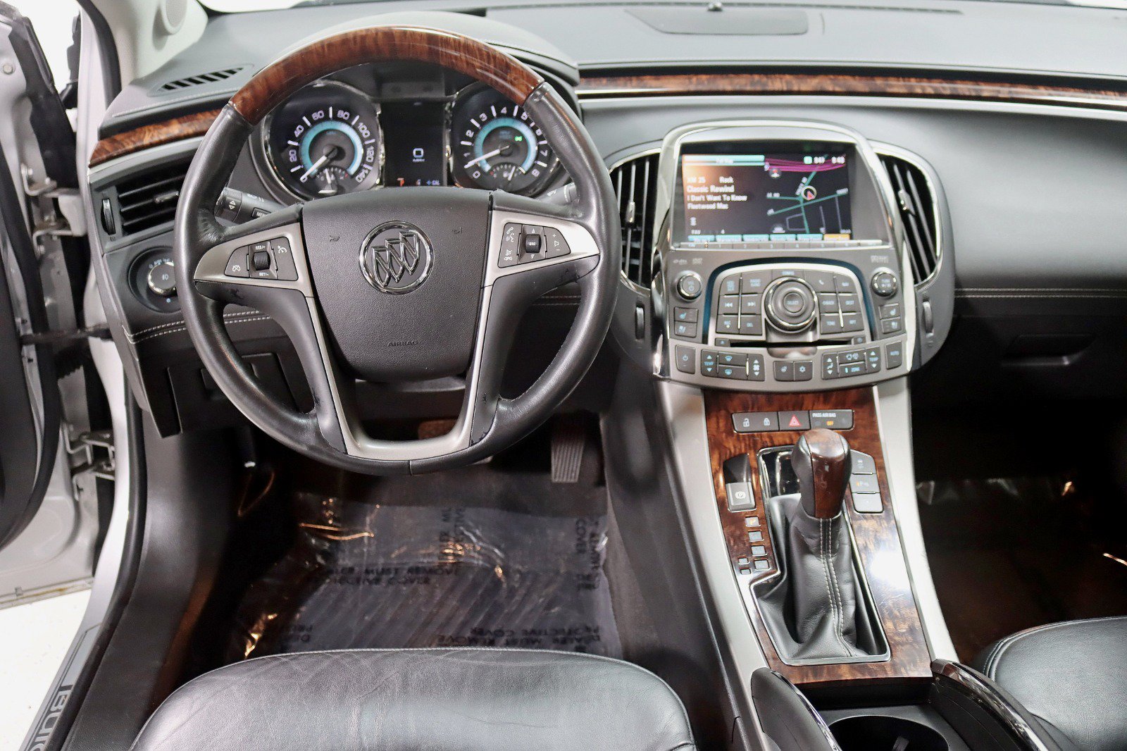Used 2012 Buick LaCrosse Touring FWD image 15