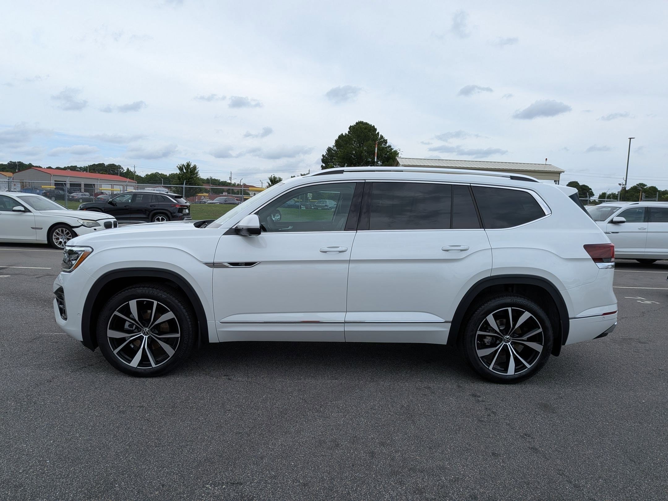 New 2026 Volkswagen Atlas SEL Premium R-Line AWD/4WD image 6