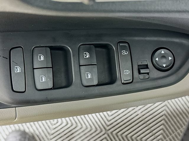 Used 2026 Hyundai Venue SEL FWD image 15