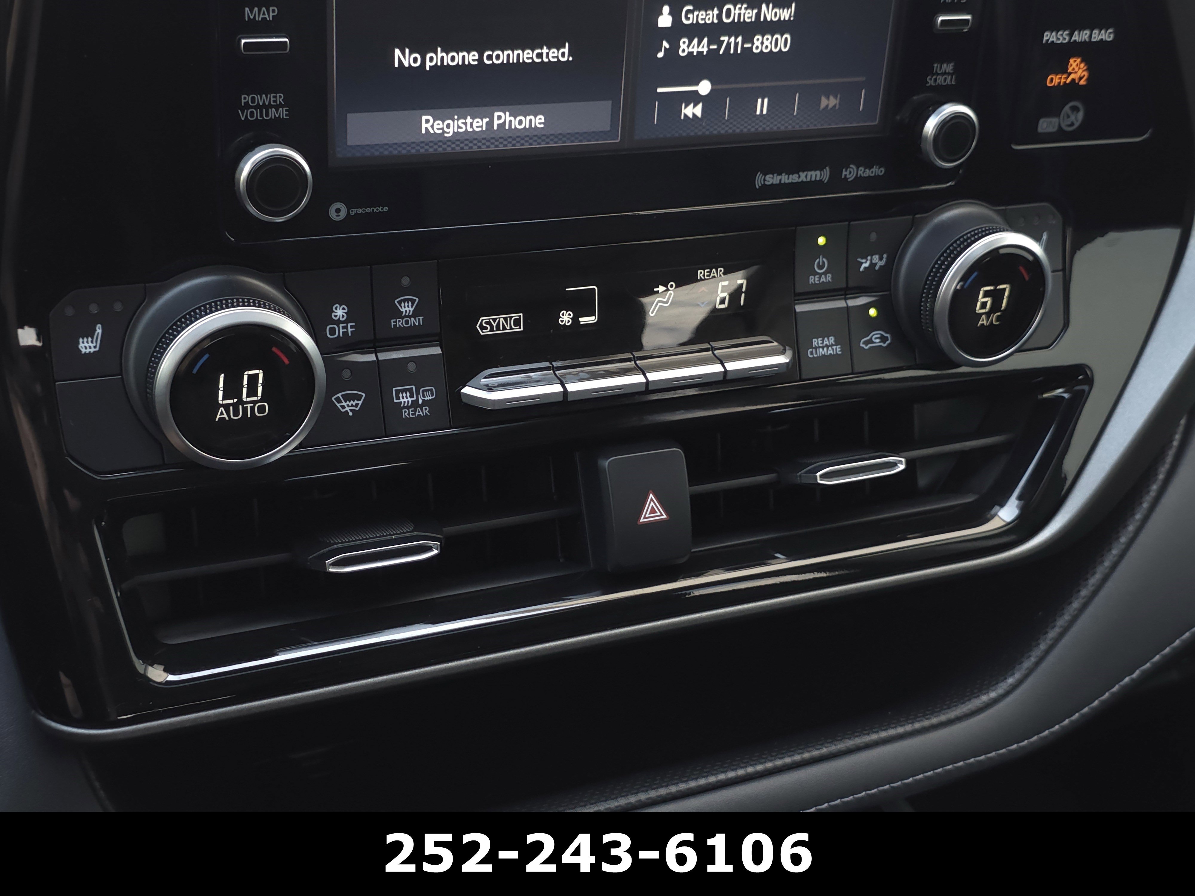 Used 2021 Toyota Highlander XLE image 17