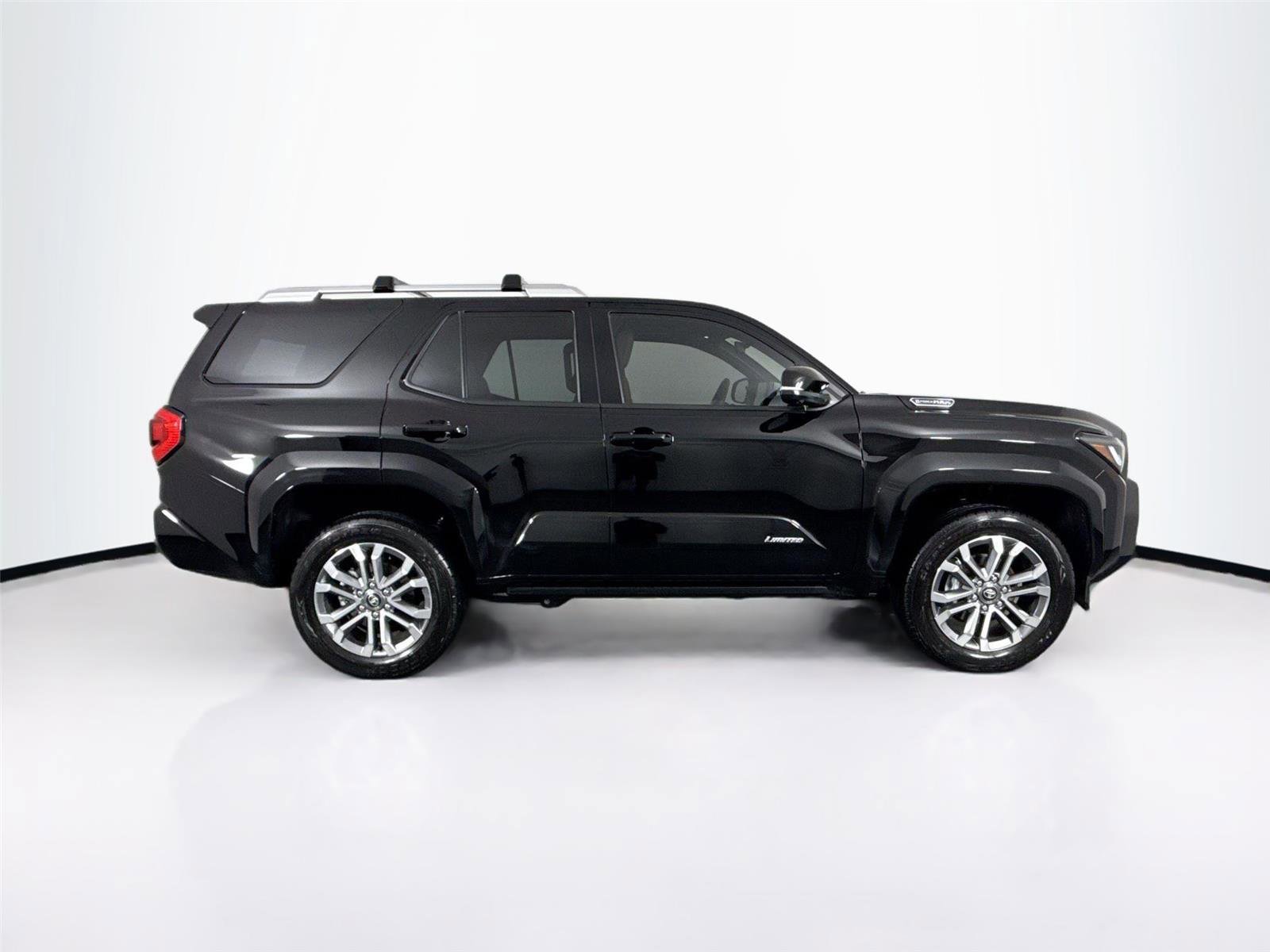 Certified 2025 Toyota 4Runner Limited AWD/4WD image 11