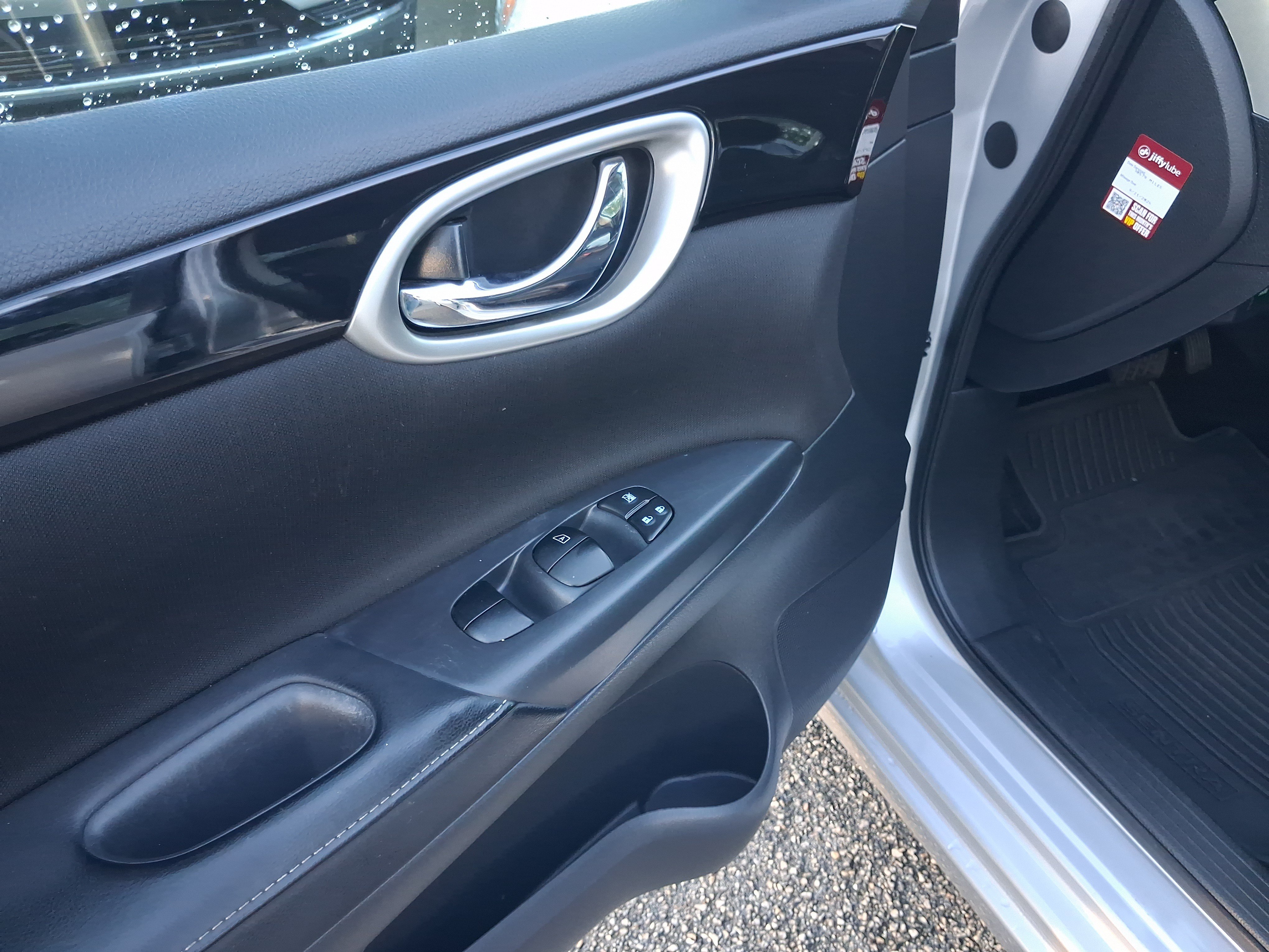 Used 2018 Nissan Sentra SV FWD image 13