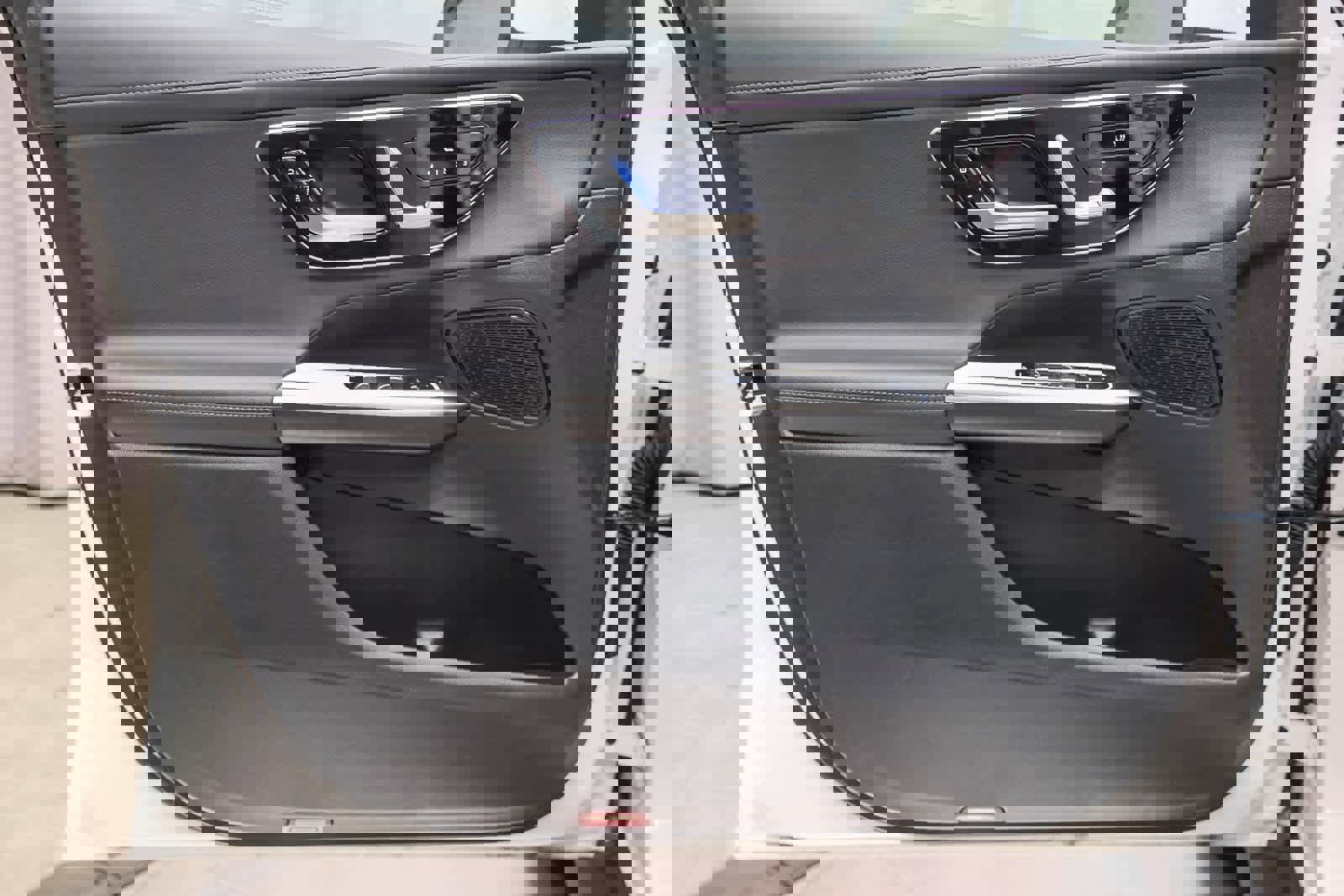 Certified 2025 Mercedes-Benz GLC 300 4MATIC image 21