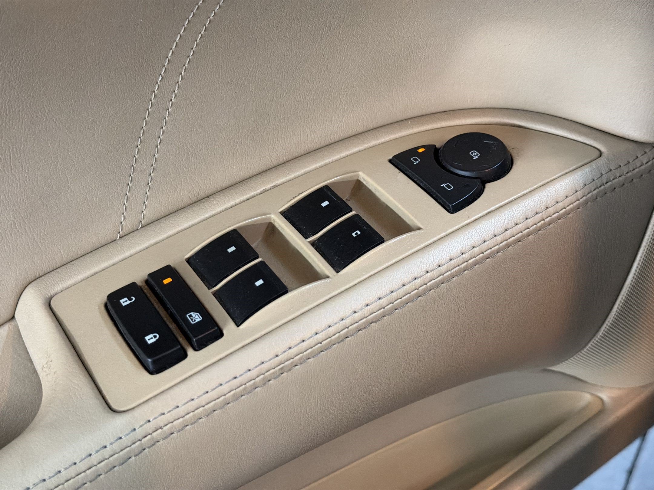 Used 2011 Buick Lucerne CX FWD image 24