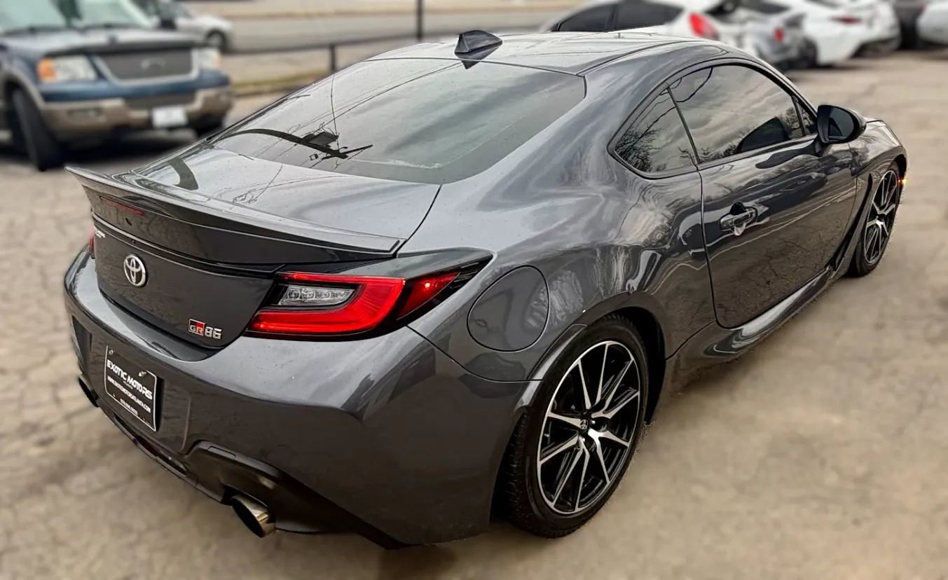 Used 2022 Toyota GR86 w/ ALL Weather Mat Package (TMS) image 11