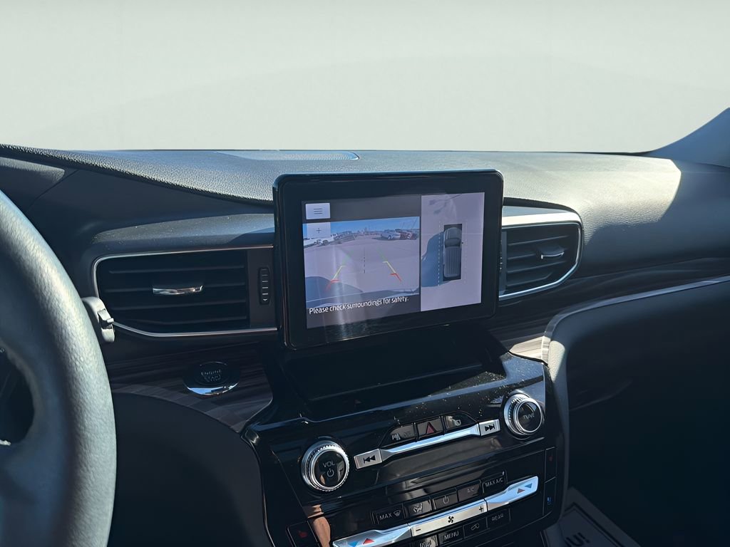 Used 2022 Ford Explorer Limited w/ Equipment Group 301A image 29