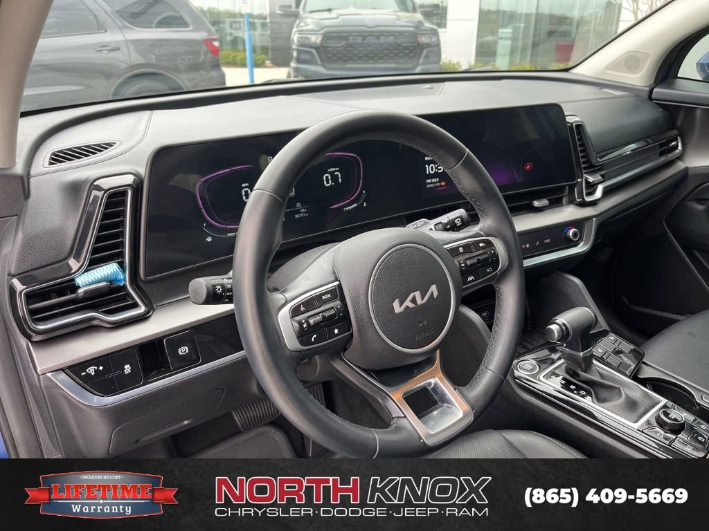 Used 2023 Kia Sportage EX image 6