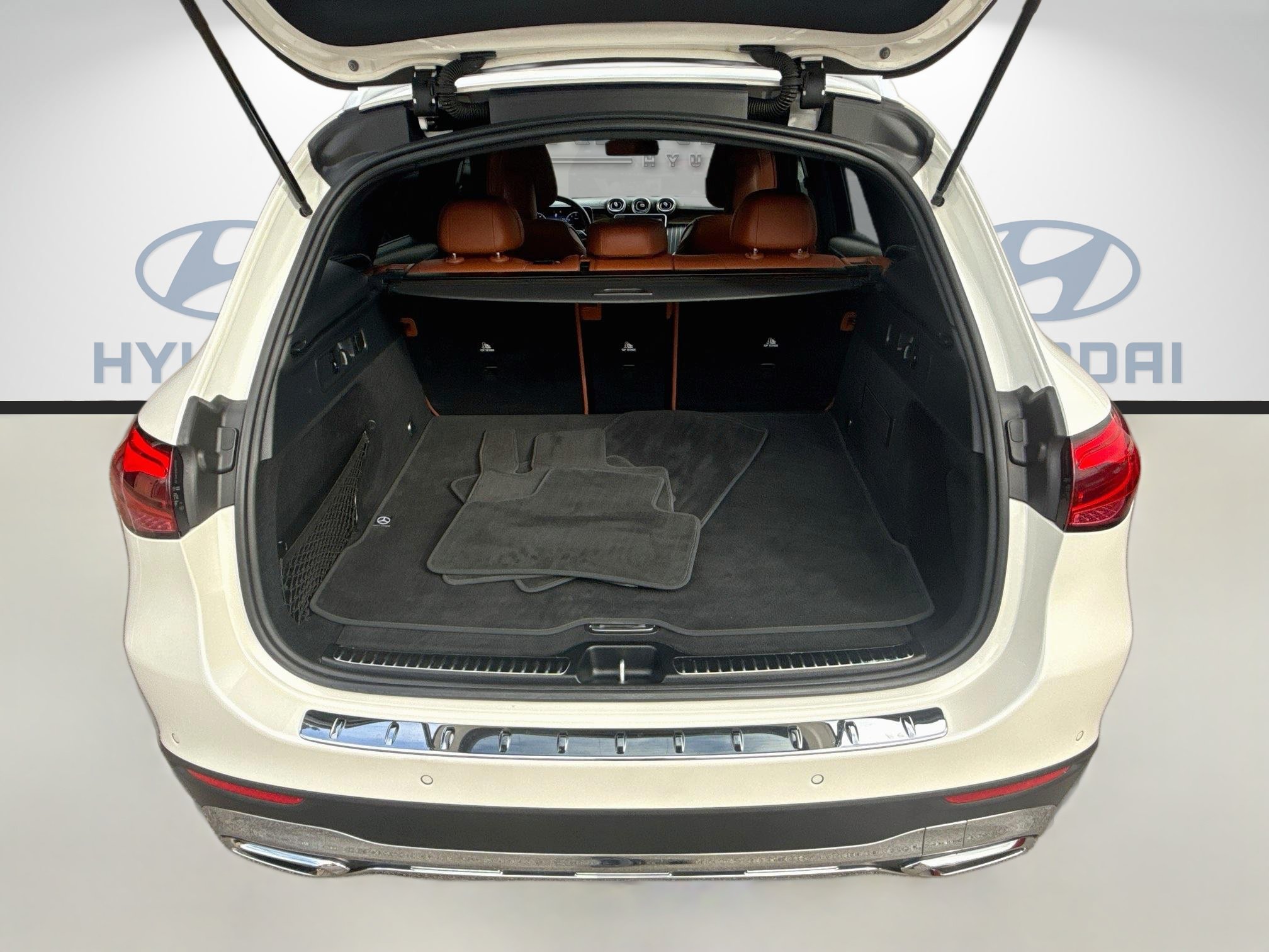 Used 2023 Mercedes-Benz GLC 300 w/ Exclusive Trim Package image 25