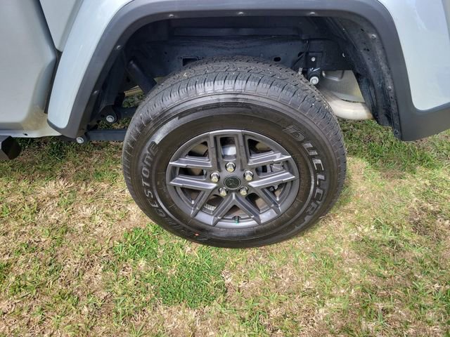 Used 2024 Jeep Gladiator Sport image 6