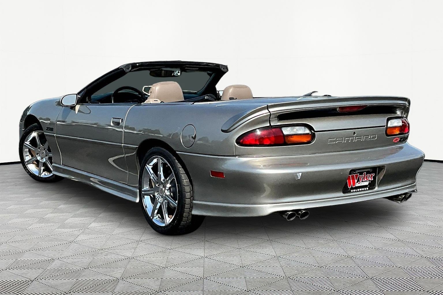 Used 2002 Chevrolet Camaro Z28 w/ Sport Appearance Pkg RWD image 4