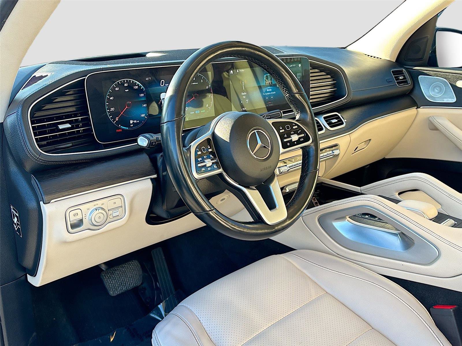 Used 2023 Mercedes-Benz GLS 450 4MATIC image 9