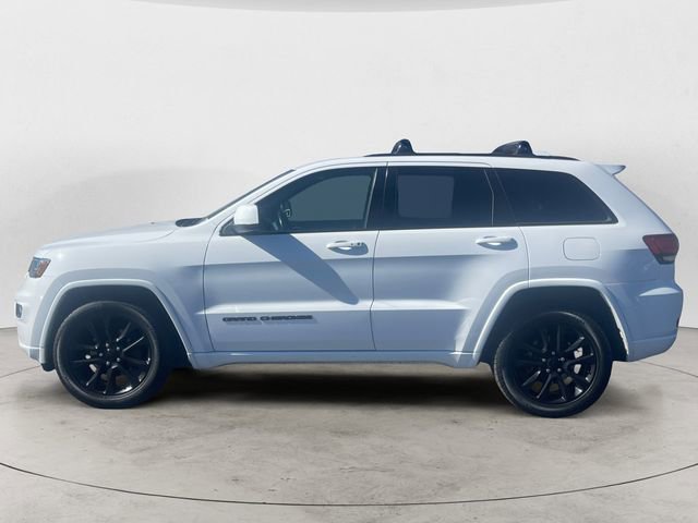 Used 2020 Jeep Grand Cherokee Altitude image 2
