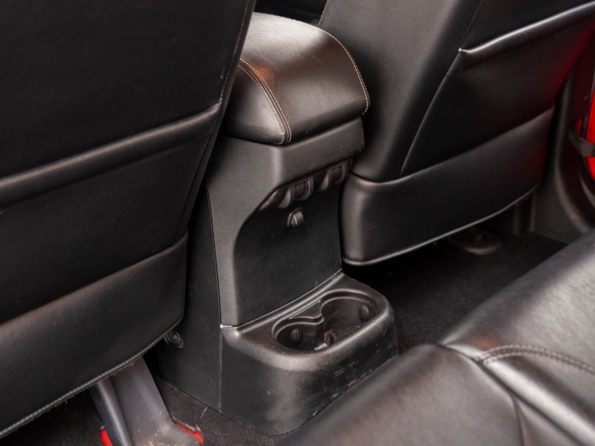 Used 2018 Jeep Wrangler Unlimited Sahara image 15