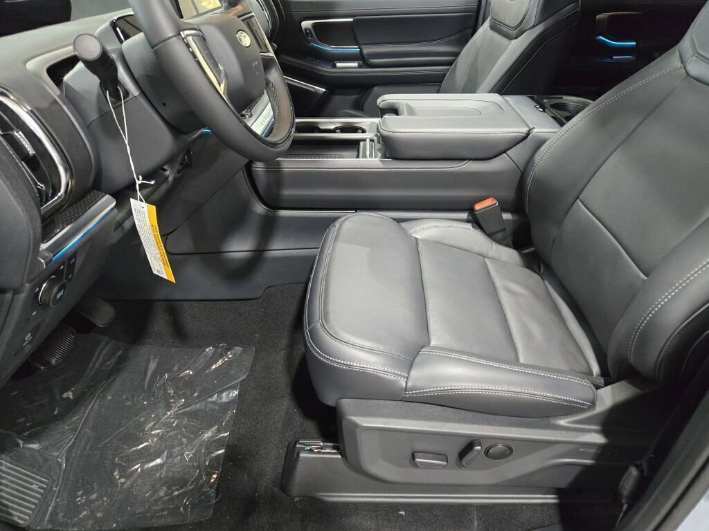 New 2025 Ford Expedition Platinum w/ Stealth Performance Package image 24