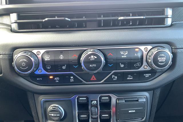 New 2025 Jeep Wrangler Unlimited Rubicon 392 image 31