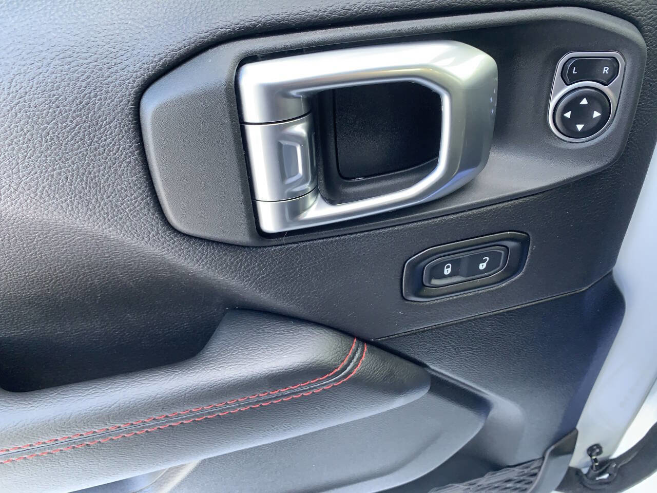 Used 2023 Jeep Wrangler Unlimited Rubicon w/ Dual Top Group image 10