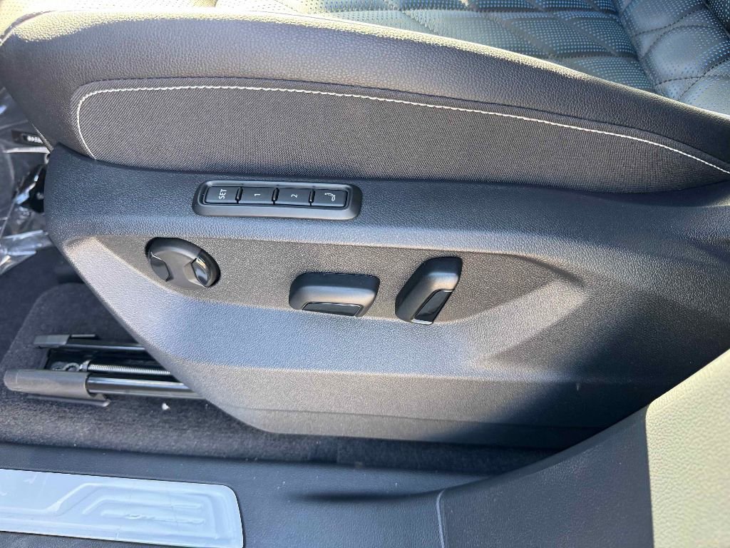 New 2026 Volkswagen Atlas Cross Sport SEL Premium R-Line image 12