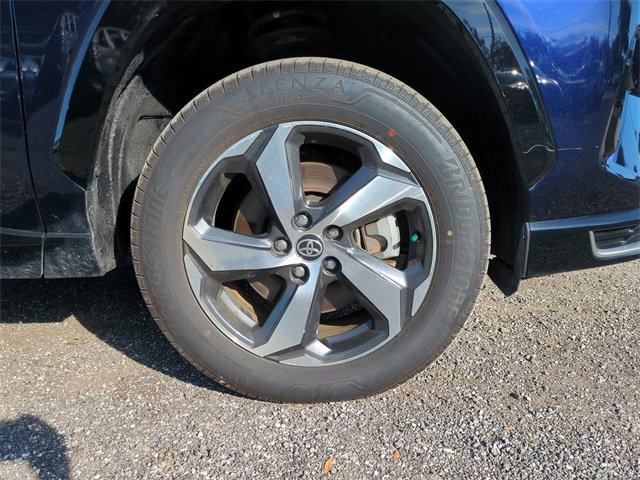 Used 2022 Toyota RAV4 SE image 11