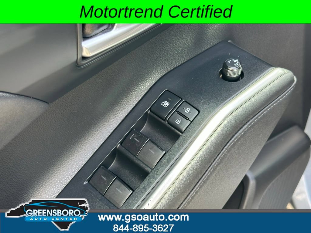 Used 2020 Toyota Highlander XLE AWD/4WD image 16
