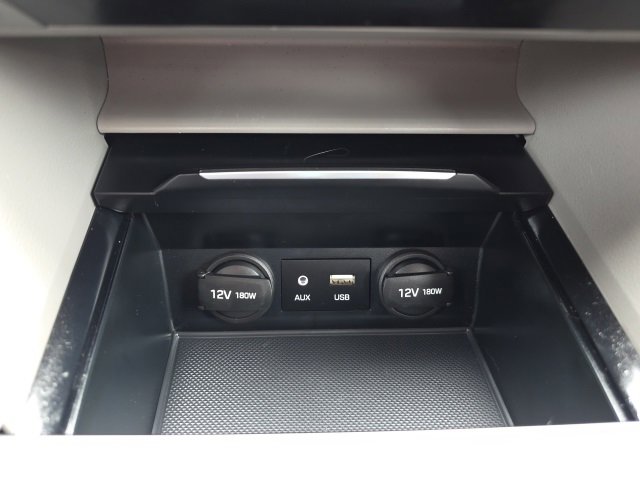 Used 2017 Hyundai Elantra SE image 19